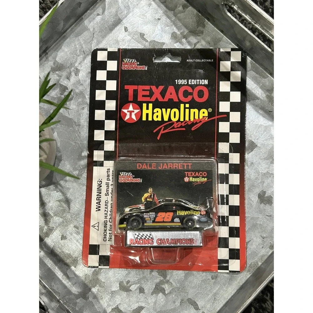 Vintage 1995 1:64th Scale Ernie Irvan Diecast Car By‎ Racing Champions